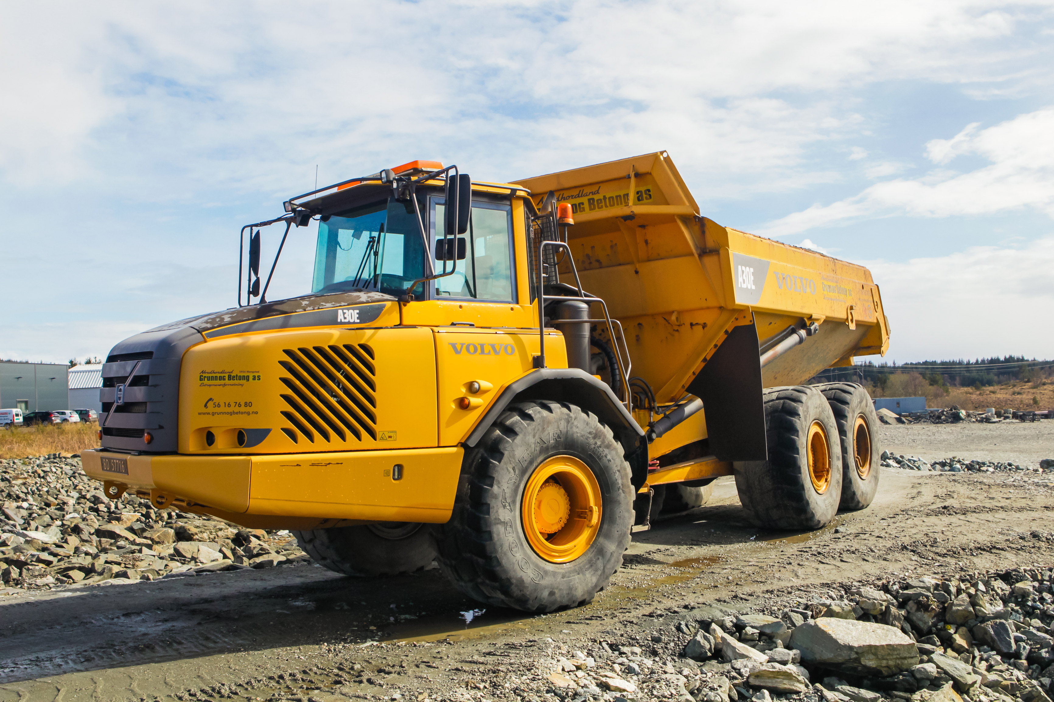 various types of dump trucks - Tonisha Bowling