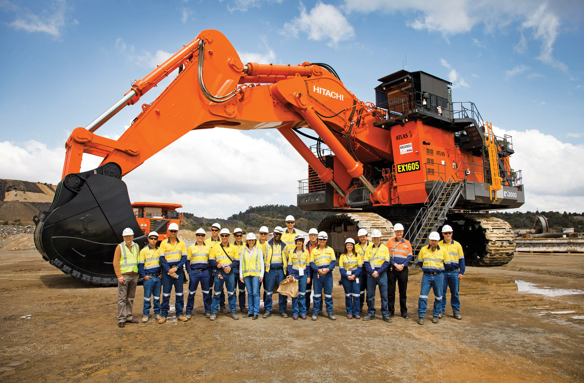 Super large shovel mining Hitachi EX8000 excavator models 