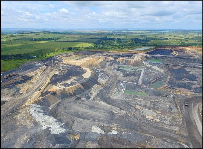 The New Acland coal mine near Oakey in Queensland has recieved Federal approval to expand. Image Source: Independant Australian.
