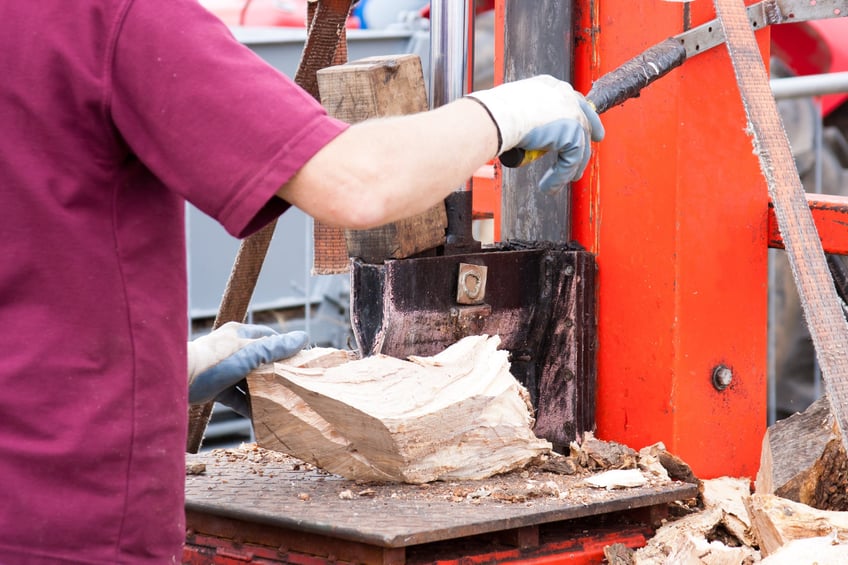 how-to-cut-a-tree-log-splitter