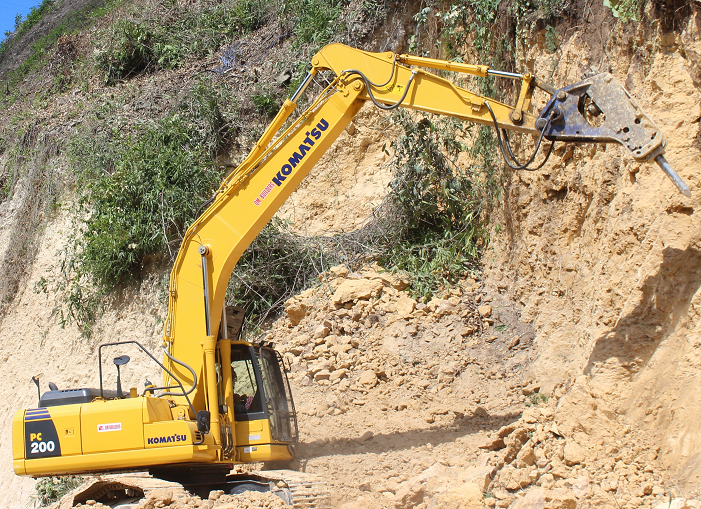 Komatsu PC200-8 Excavator Review & Specs