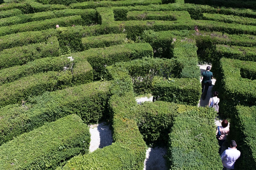 Villa Pisani garden maze visitors enter 