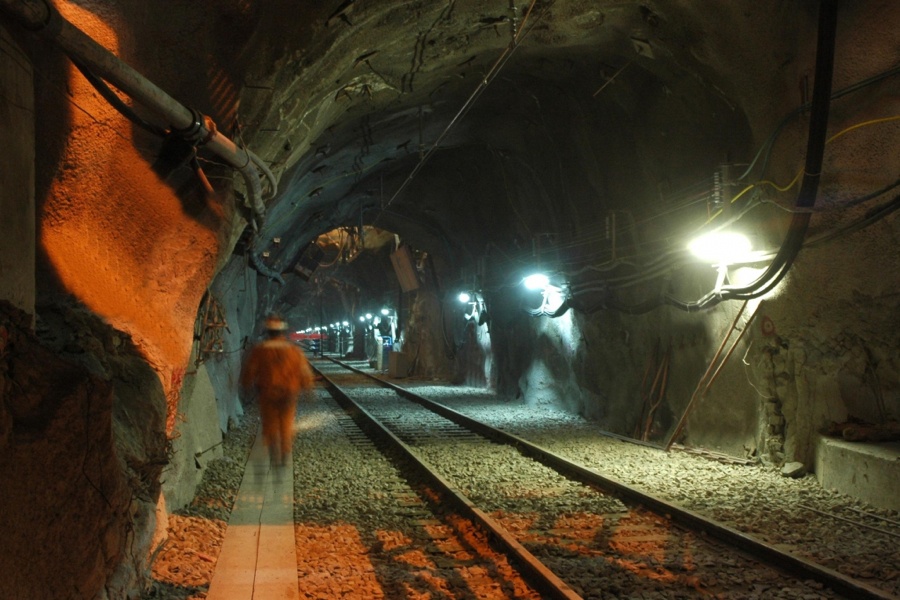 World's Largest Underground Mine - A Look Inside | iseekplant