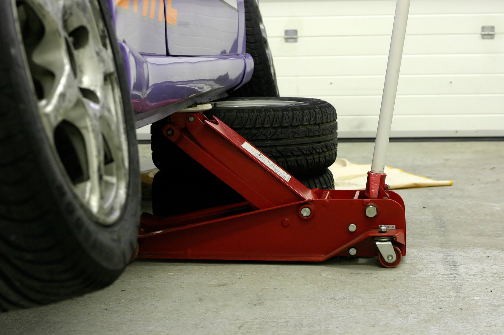 The Different Types of Hydraulic Jacks & How They Work iseekplant