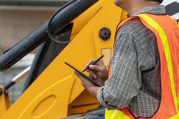 backhoe-hire-rates-construction-worker