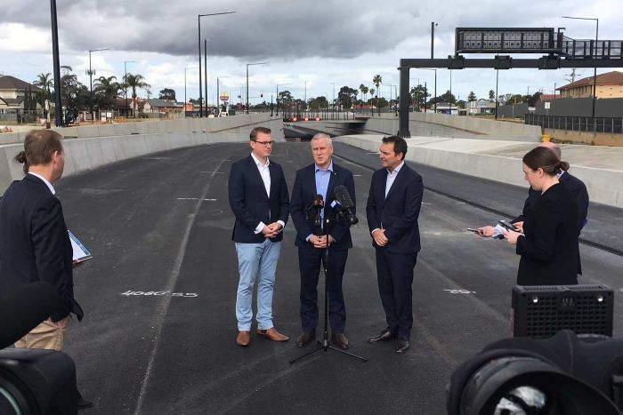 10192890-3x2-700x467 SA