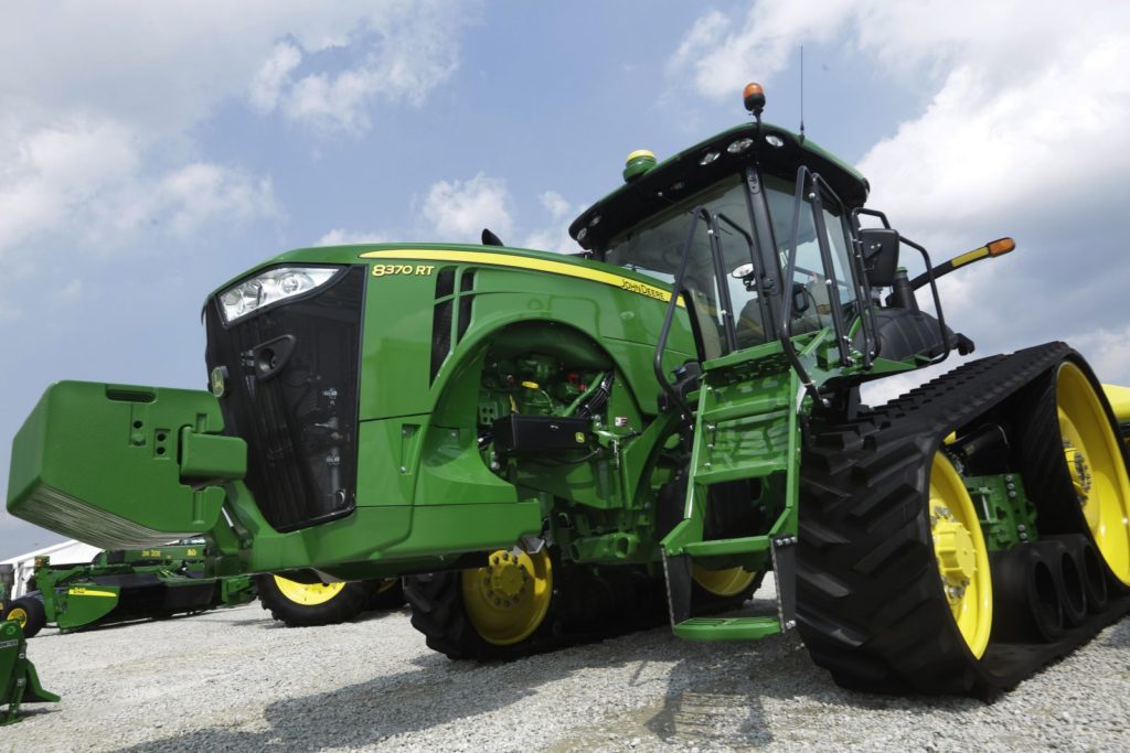 John-Deere-Tractor-1024x683